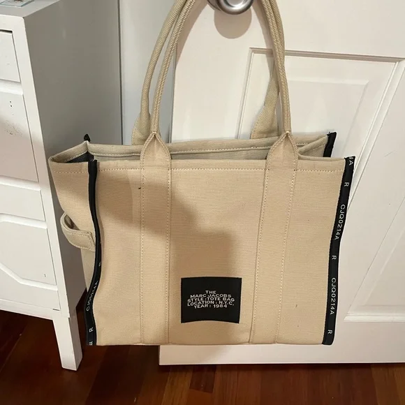 Marc Jacobs Beige Tote Bag